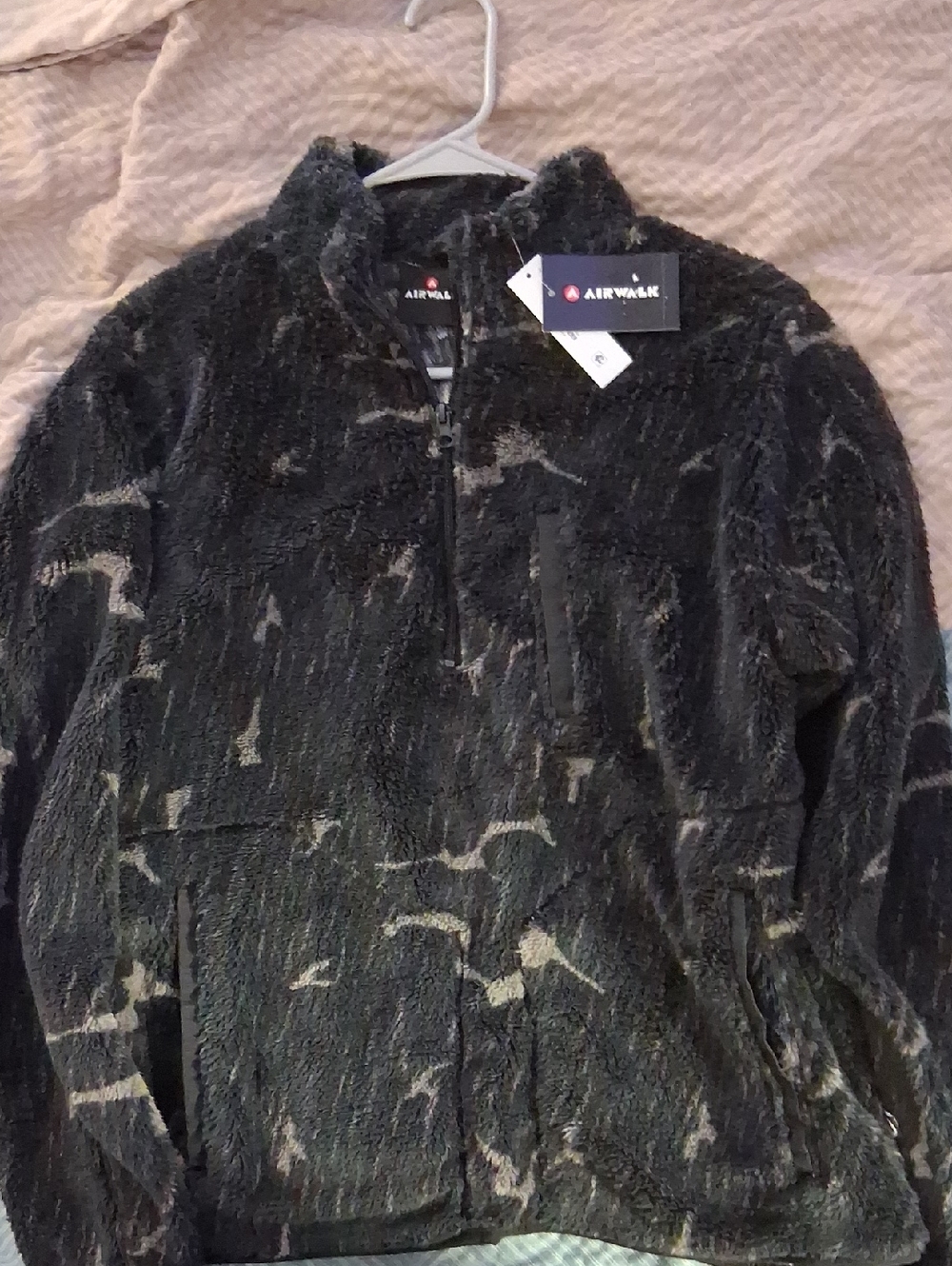 Airwalk Men's Plush Half-Zip Jacket in Olive Green Camo